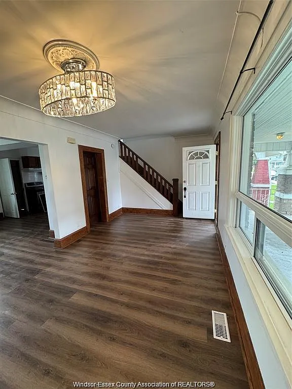 3 bed, $2,400 — Photo 4