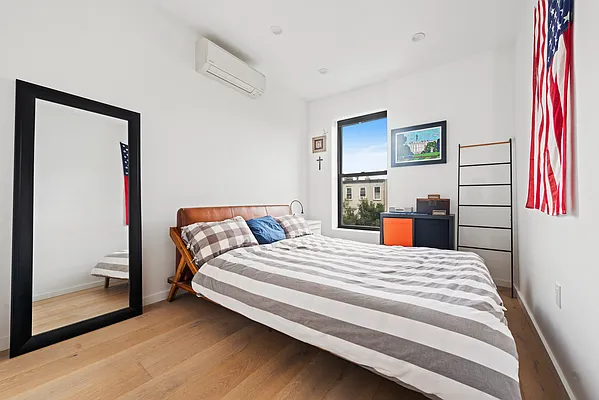 Sold by Douglas Elliman | media 14