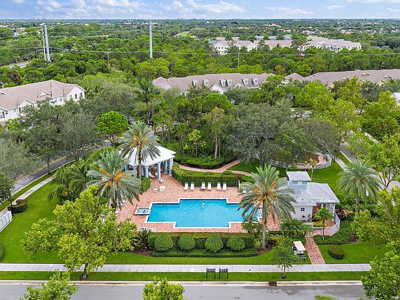 4th image of 356 W Thatch Palm Cir APT 105