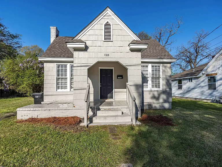 1103 Bryan Ave — Photo 1