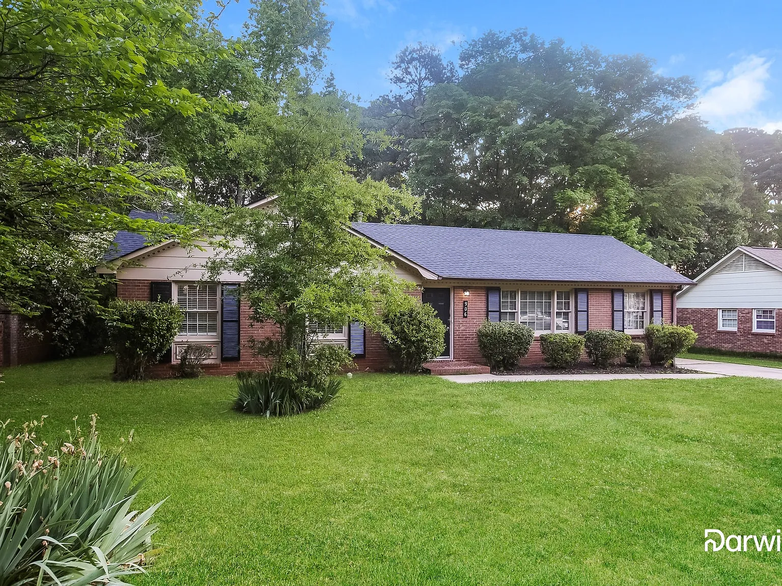 3 bed, 2.0 bath, 1618 sqft, $2,085 — Photo 3