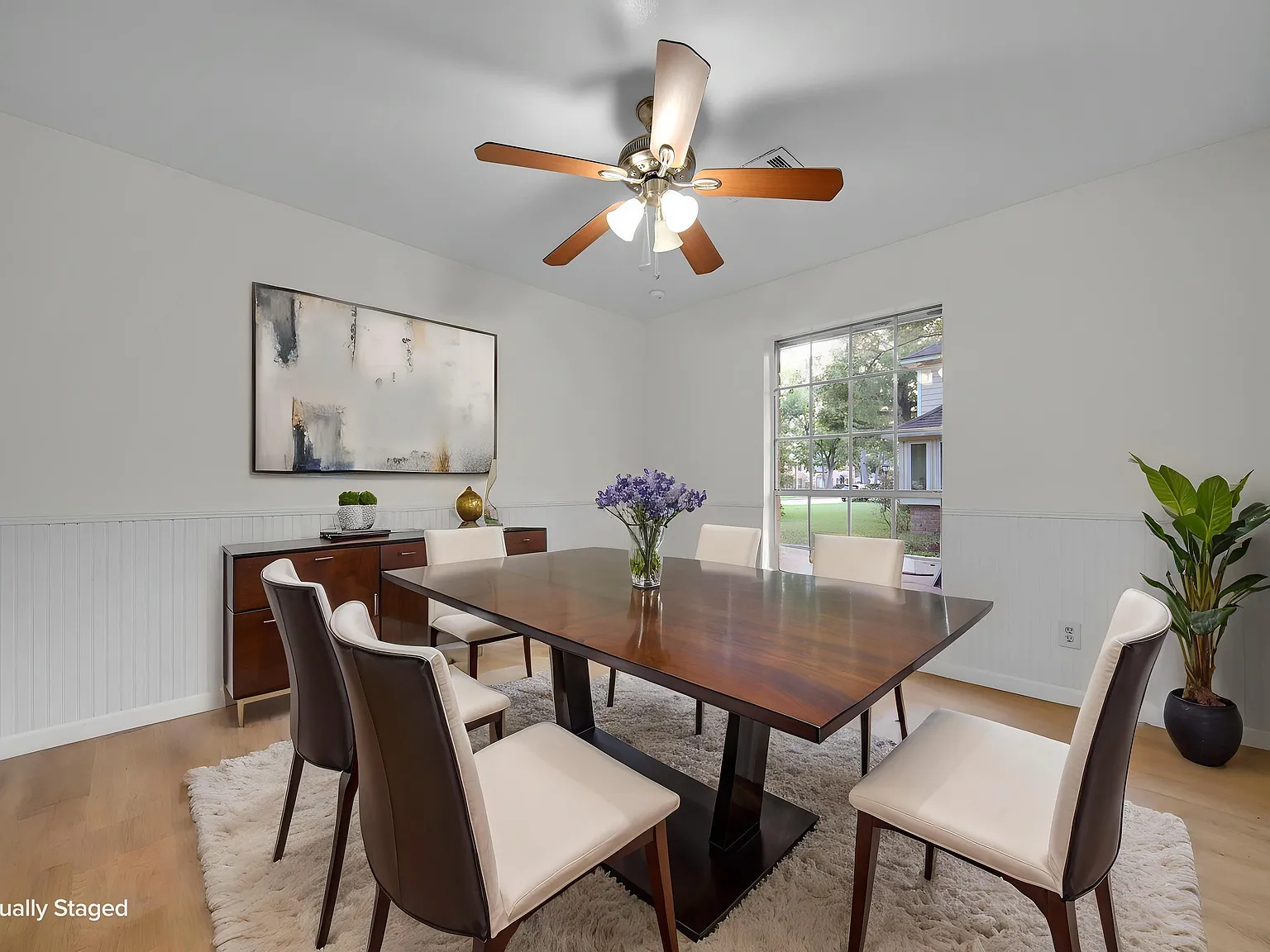 5 bed, 2.5 bath, 2606 sqft, $2,490 — Photo 4