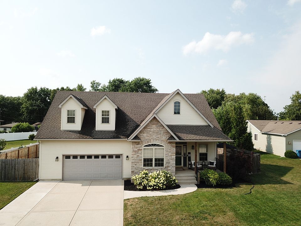 1st image of 672 Country Squire Ct