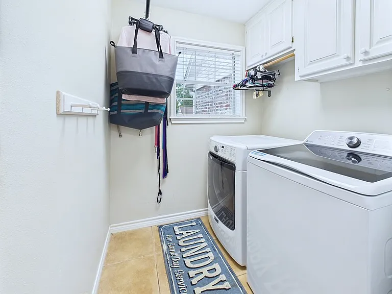 1014 Redbud Ave — Photo 11