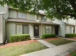 627 Dove Ct, Grayslake, IL 60030