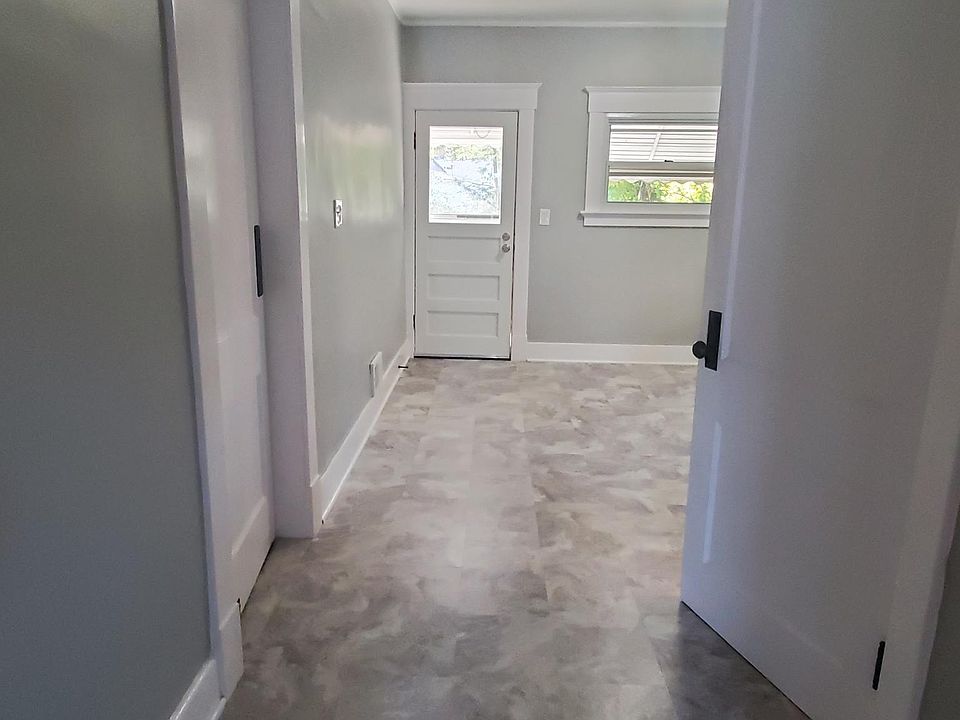 1st image of 3305 Emerson St #1