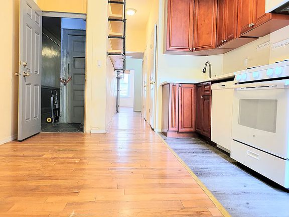 3rd image of 346 21st St APT 1L
