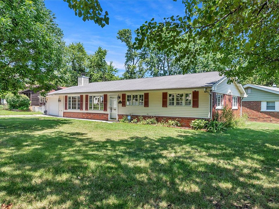 1st image of 821 Lebon Dr