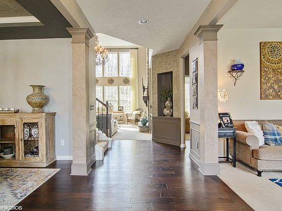 4th image of 735 Joseph Dr