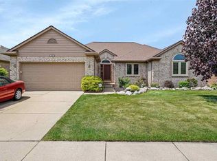 49607 Willowood Dr, Macomb, MI