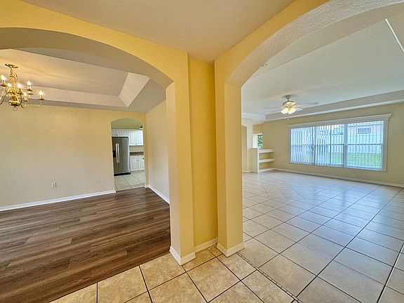 2nd image of 209 Ruby Lake Ln