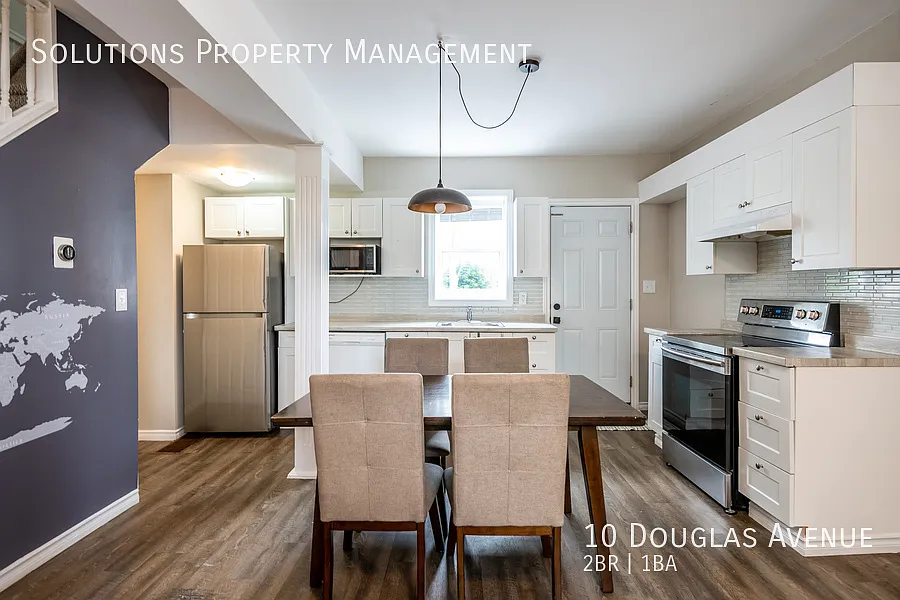 Charming Updated 2 Bedroom House — Photo 3
