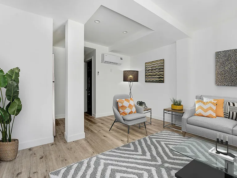Valleywood Apartments - Studio