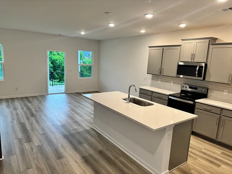 484 Jet Stream Dr — Photo 13