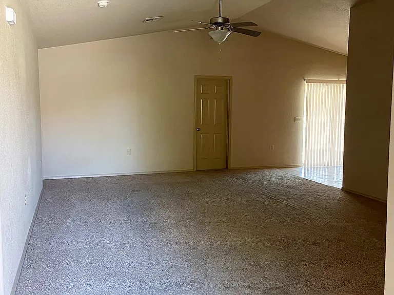 3 bed, 1444 sqft, $1,700 — Photo 2