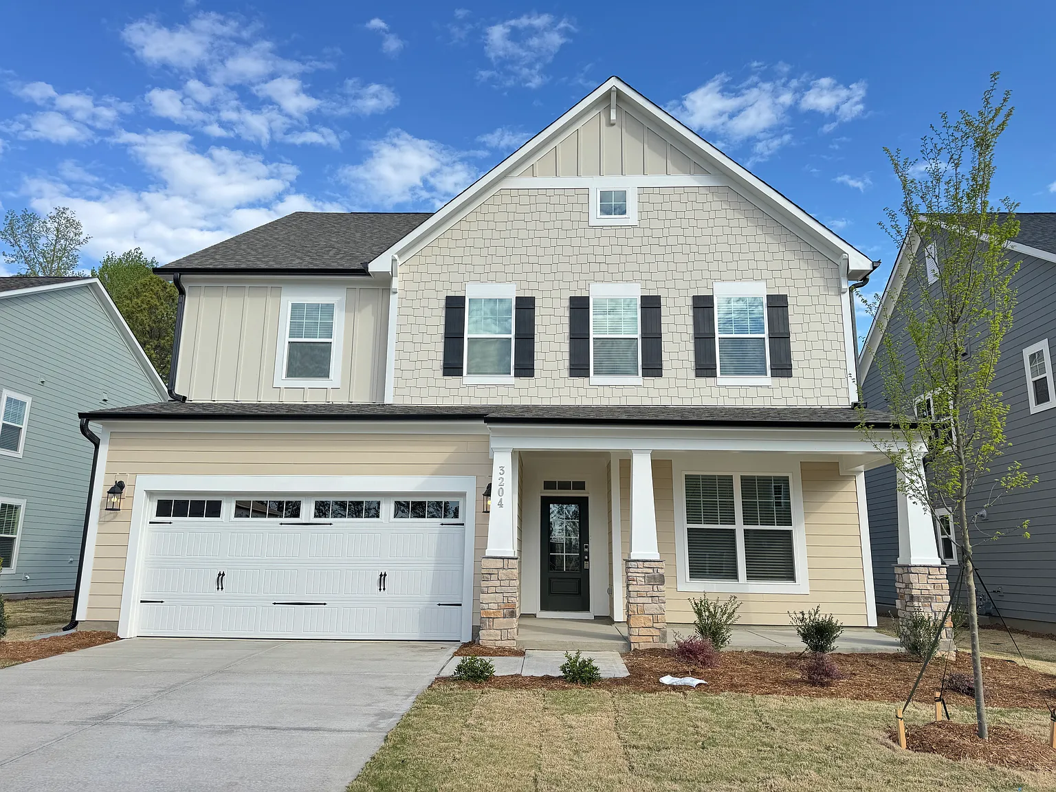 5 bed, 2868 sqft, $2,695 — Photo 2