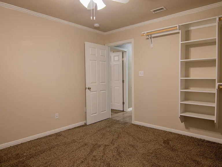 Creekside Apartments — Photo 53
