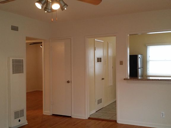 5th image of 243 Bicknell Ave #4