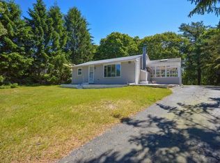 8 Treasure Ln, Mashpee, MA 02649