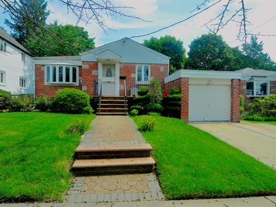 4527 220th St, Flushing, NY, 11361