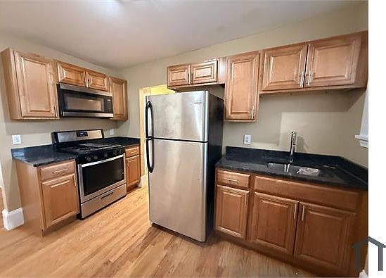 1st image of 25 Ronan St #2