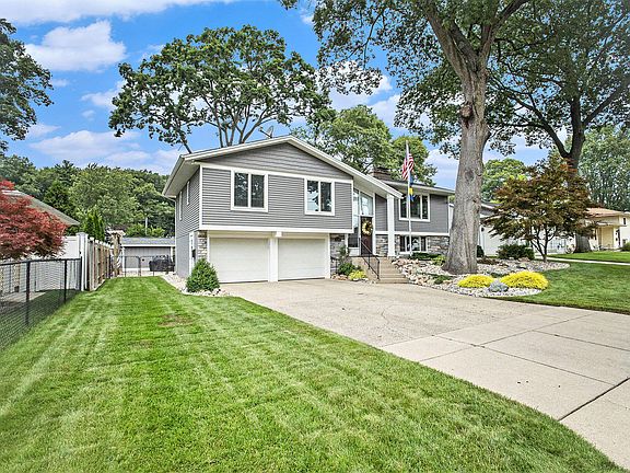 2nd image of 2243 Surfwood Dr