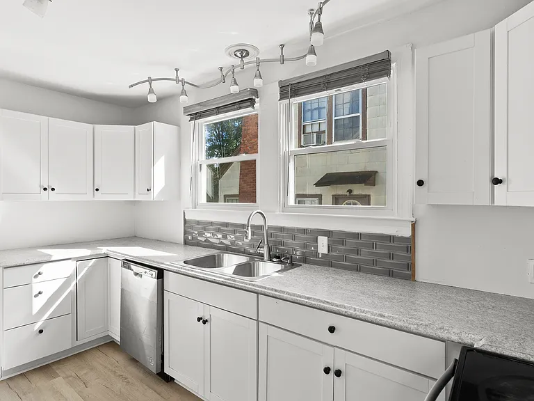 1006 Carlton Ave — Photo 17
