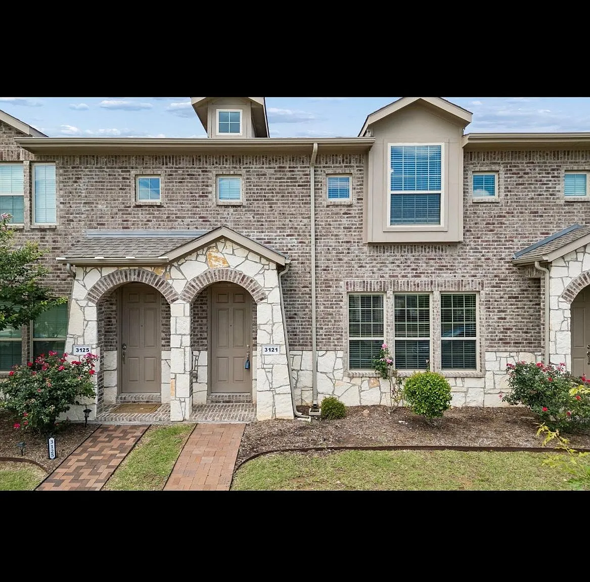 4 bed, 2005 sqft, $2,295 — Photo 1
