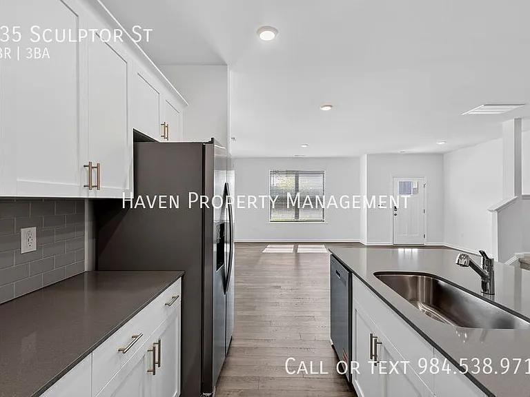 935 Sculptor St — Photo 12