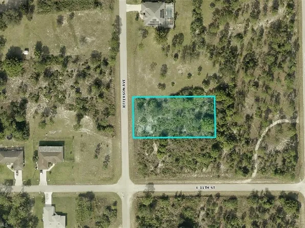 1102 Jefferson AVE, LEHIGH ACRES, FL 33936