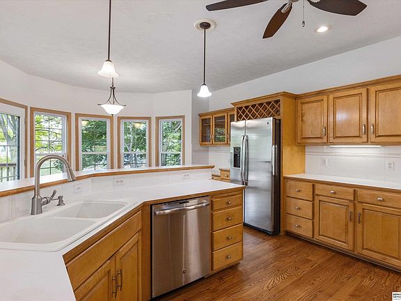 4th image of 1724 S 179th Ave
