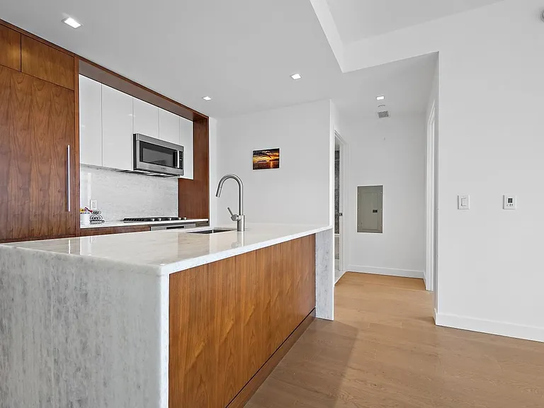 75 Park Ln S #1102R — Photo 8