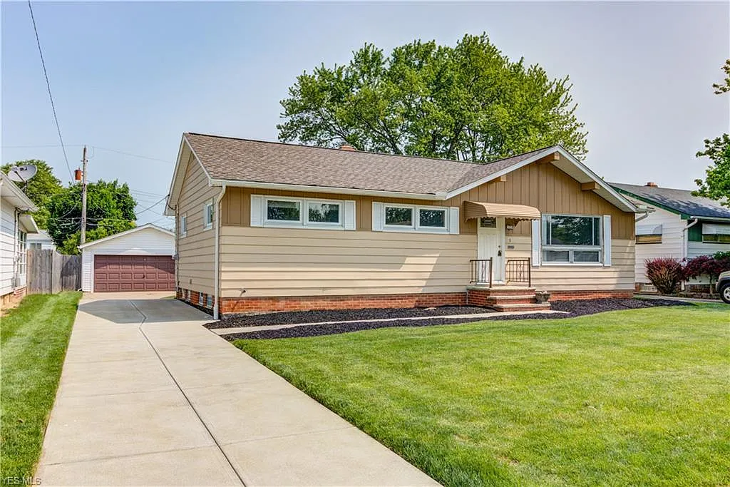 11734 Gross Dr photo 1