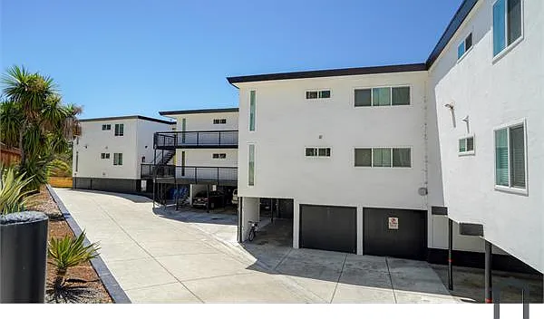 124 Farragut Ave #18 — Photo 38