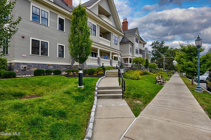 3rd image of 46 Union Avenue #303