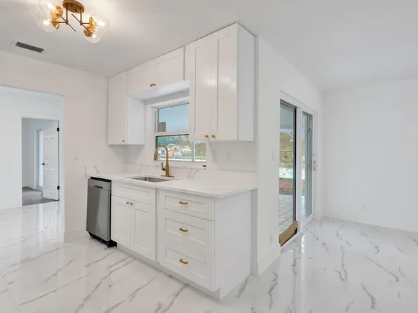 6606 NW 95th Avenue, Tamarac, FL 33321