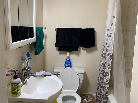 3rd image of 314 W 26th St