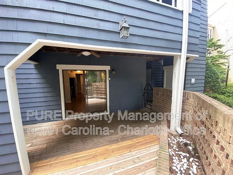 Building Photo - 415 W 8th St #E