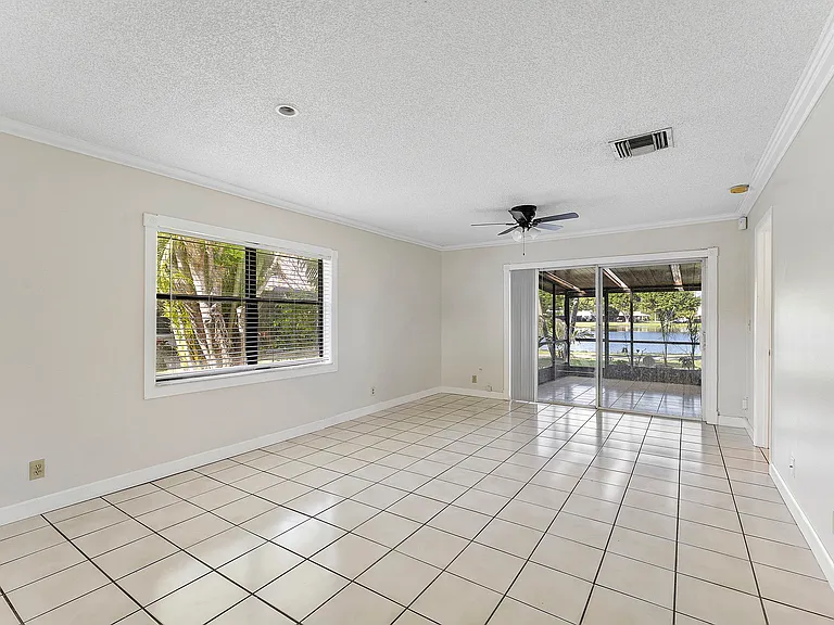 5171 Tennis Ln — Photo 5