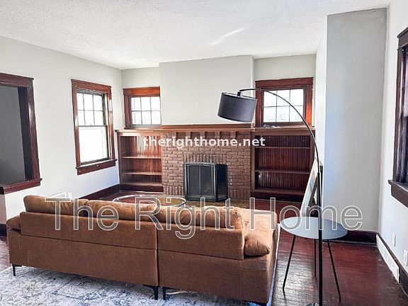 3rd image of 3021 Harney St APT 1