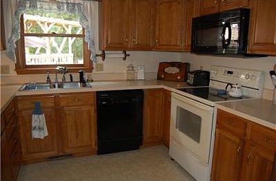 5th image of 10445 Pleasant Valley Ct