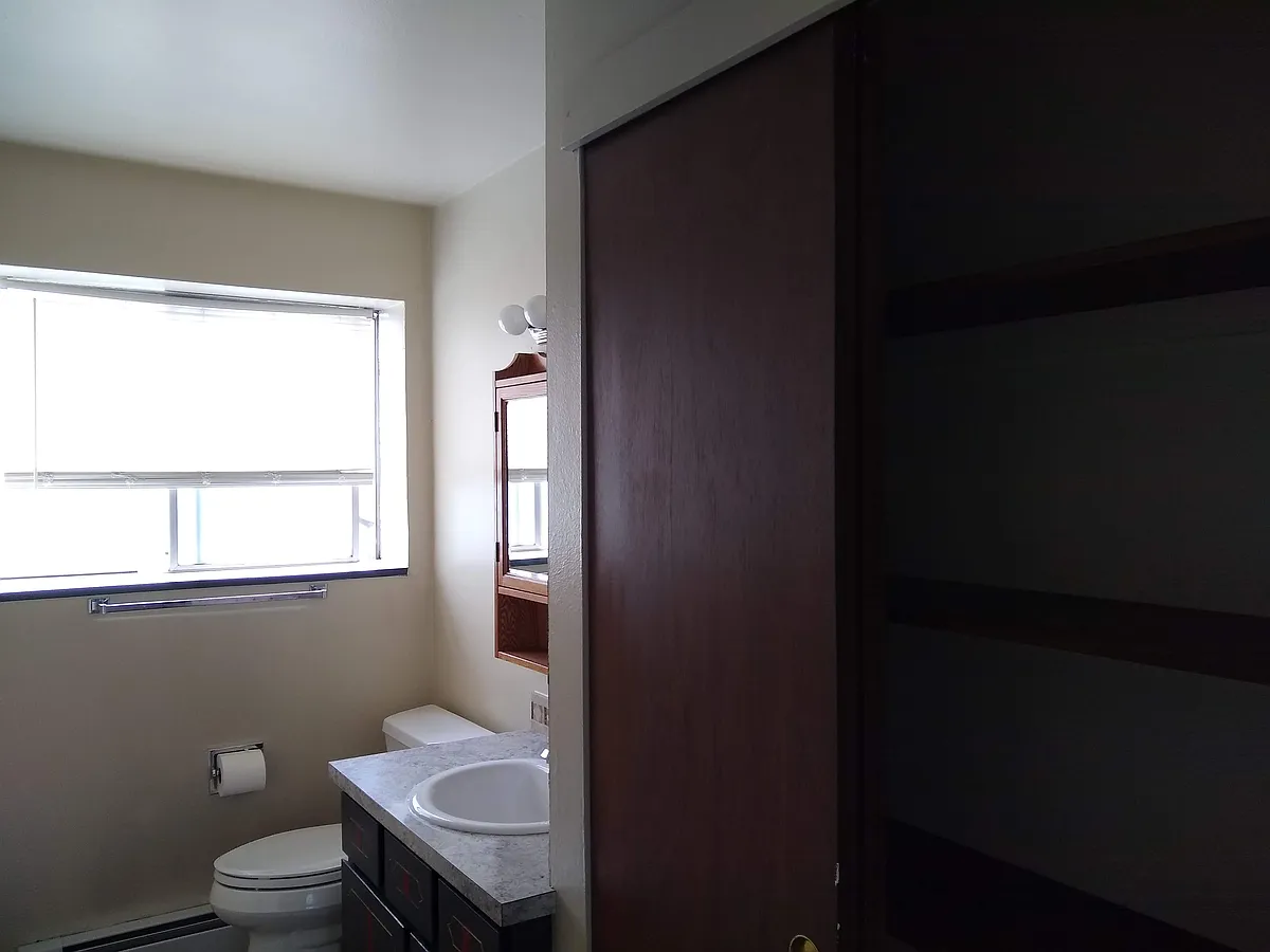 Building Photo - 1123 Cedar Ln #1123
