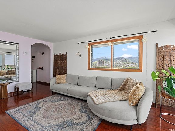 2nd image of 2609 Ala Wai Blvd APT 1001