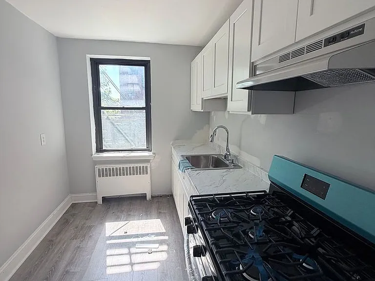 Martin Manor — Photo 16
