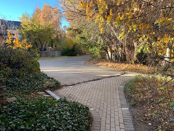 Path from parking to basement