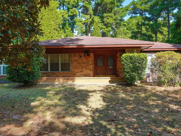 303 Country Club Dr, Marshall, TX 75672
