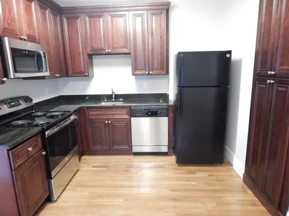 17 Henderson St #2, Somerville, MA 02145