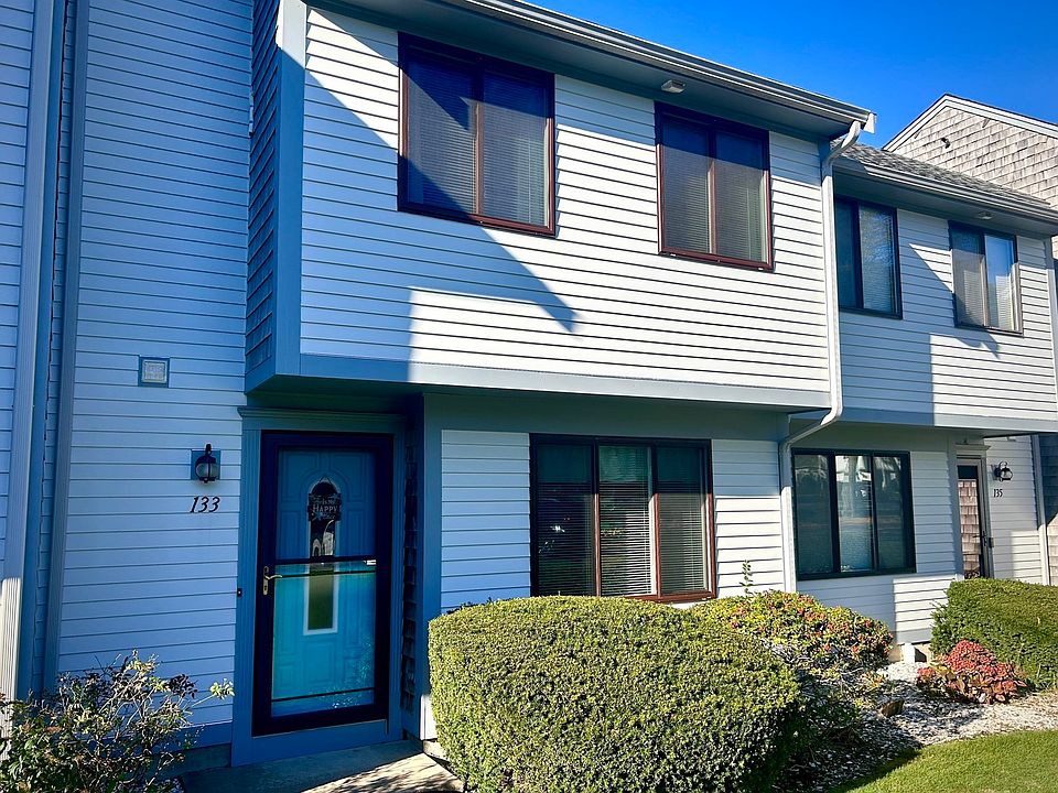 1st image of 133 Crescent Ln #133
