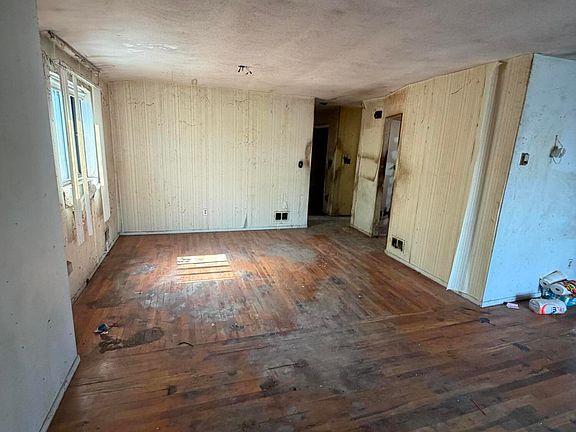 3rd image of 112 Birch Rd