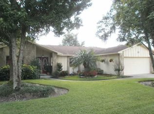 27 Wintergreen Way, Orlando, FL 32825